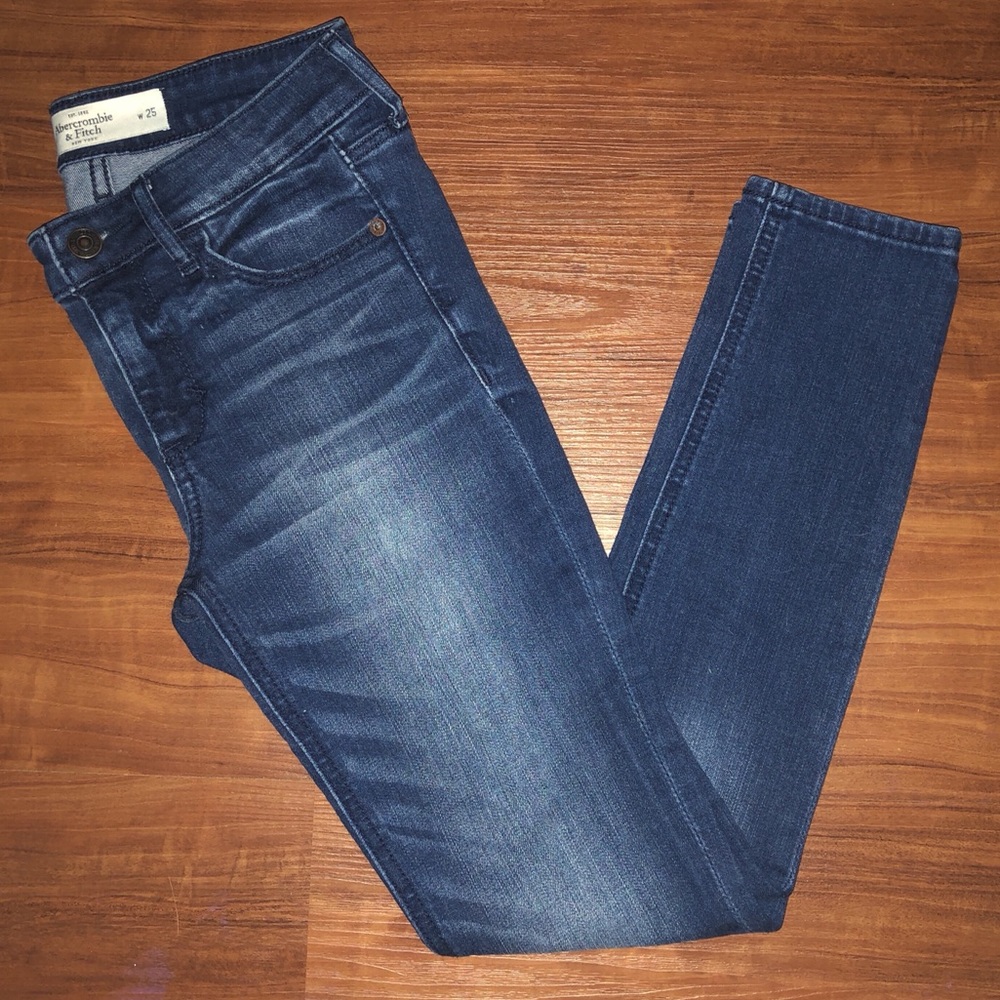 NWOT - Abercrombie & Fitch Super Skinny Jeans 0